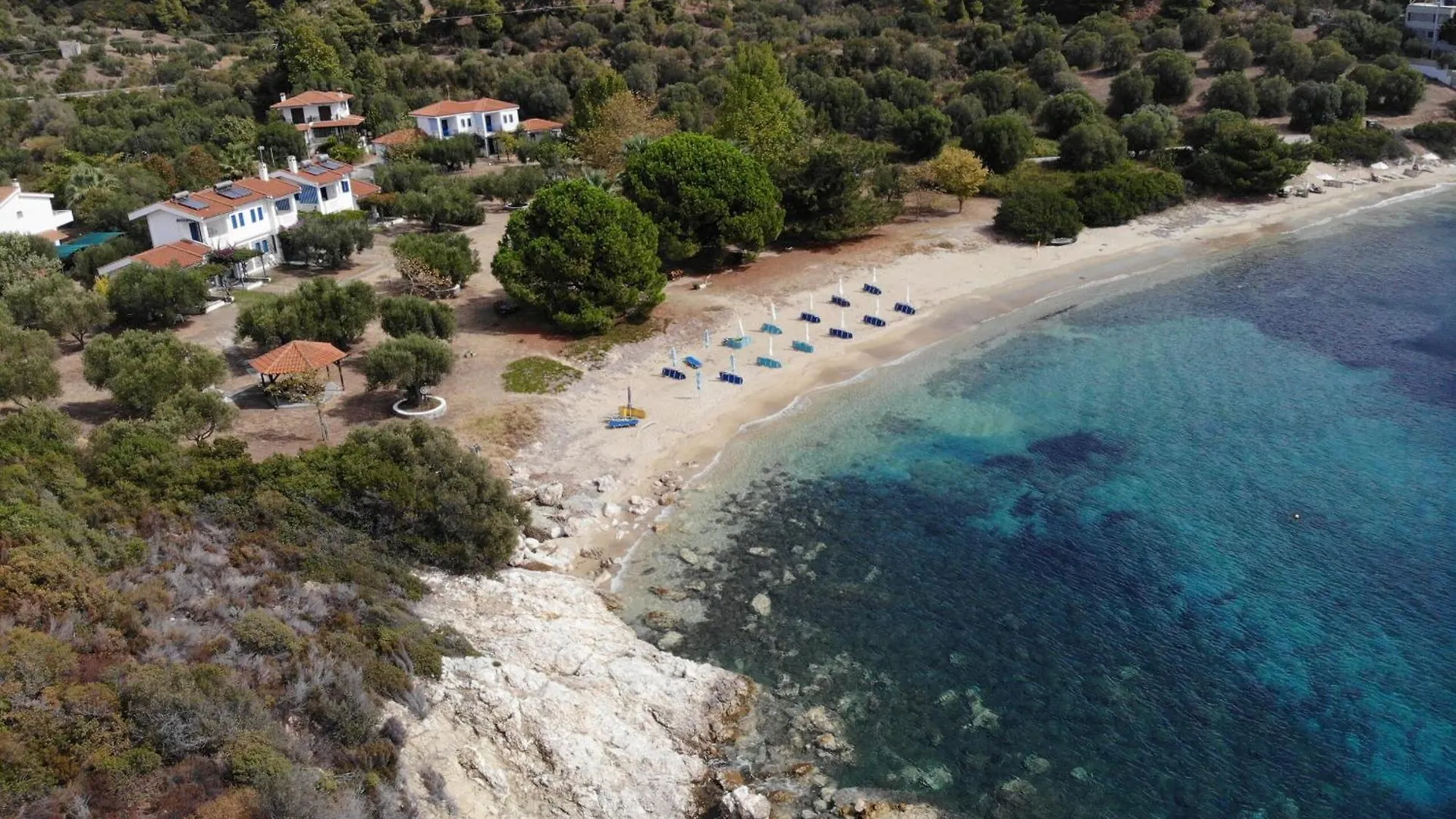 Mikri Elia Beach لاغوماندرا 0*,